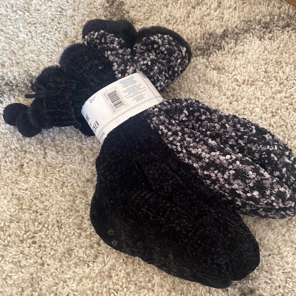 2 pairs of big fuzzy socks